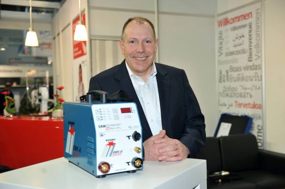 Heinz Soyer with award-winning battery-powered device